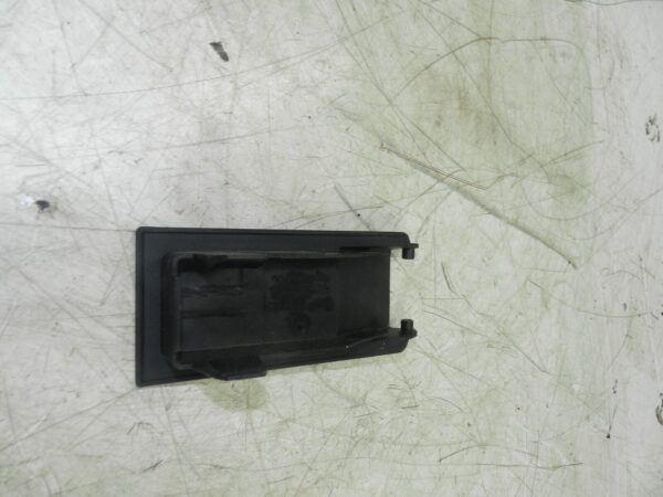(121) 2007 AUDI A4 SALOON B7. 8E0971981B SEAT WING LOOM PLASTIC COVER CAP - Image 4