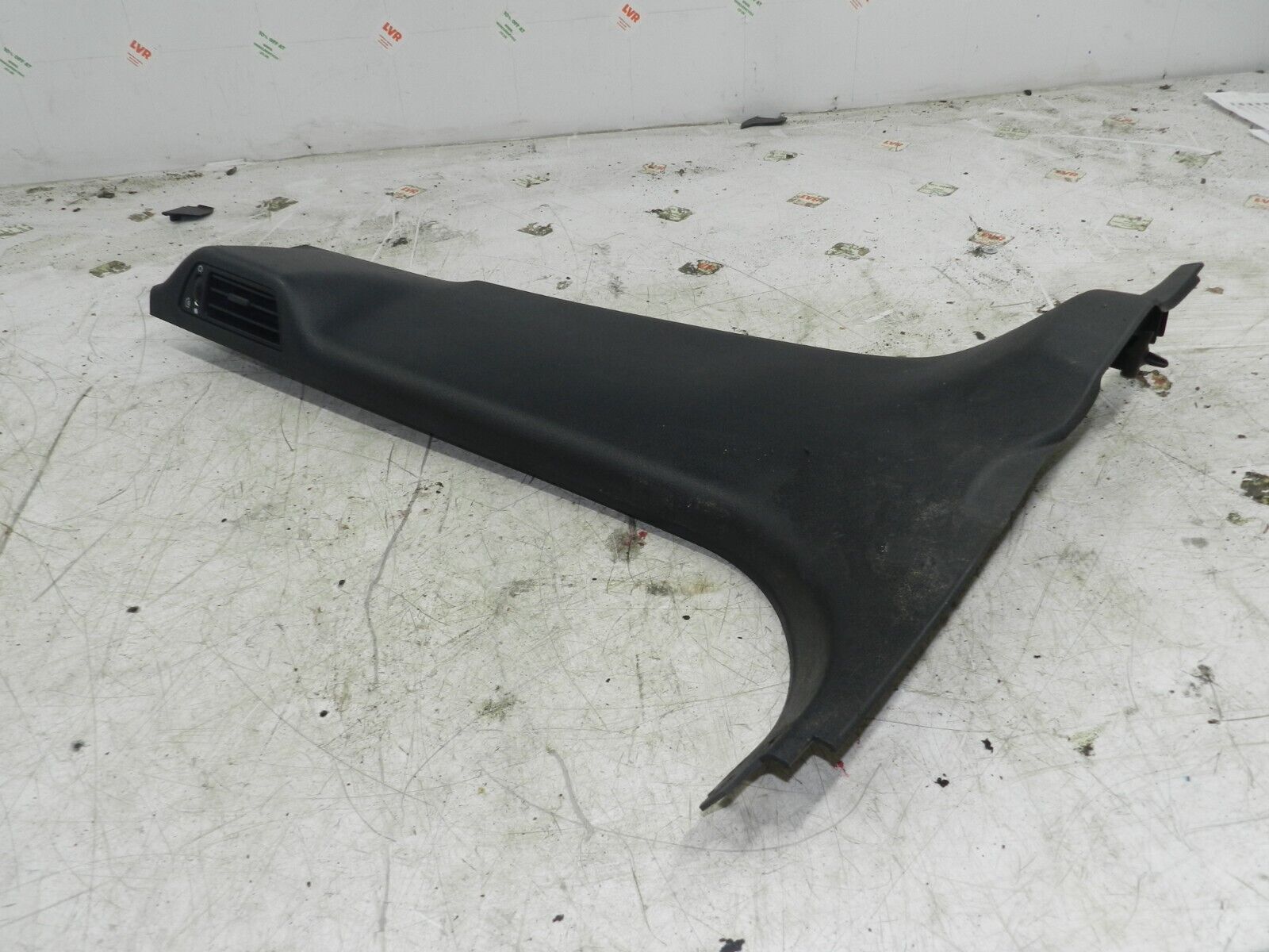 2012 FORD GALAXY MK3 TITANIUM. B PILLAR LOWER TRIM PASSENGER SIDE