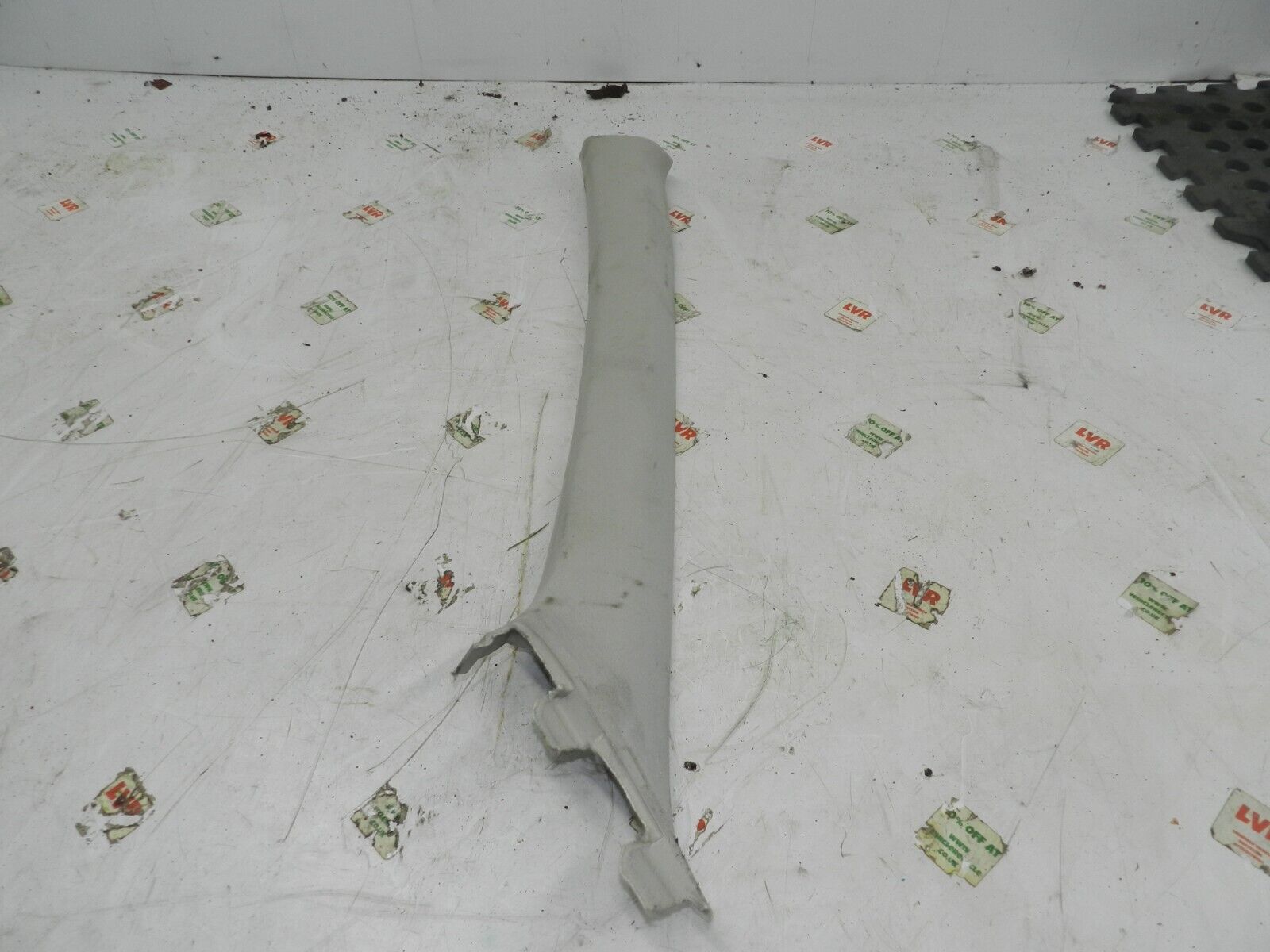 2011 NISSAN QASHQAI J10 MK1. PASSENGER SIDE A PILLAR TRIM - Image 2