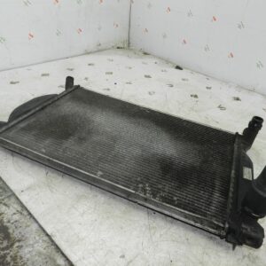 (121) 2007 AUDI A4 SALOON B7. COOLING RADIATOR 8E0121251A