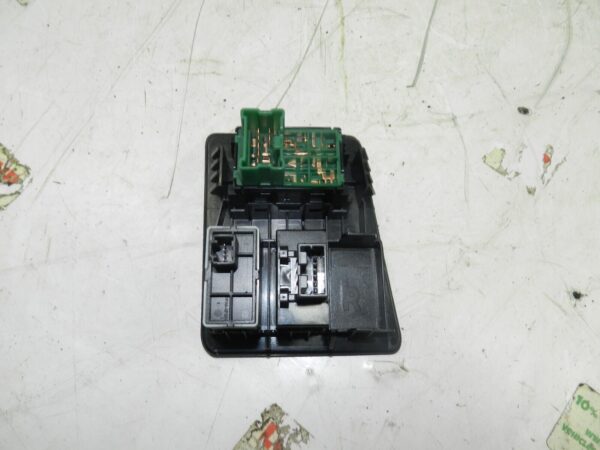 2011 NISSAN QASHQAI J10 MK1. WING MIRROR CONTROL SWITCH TRACTION CONTROL - Image 4