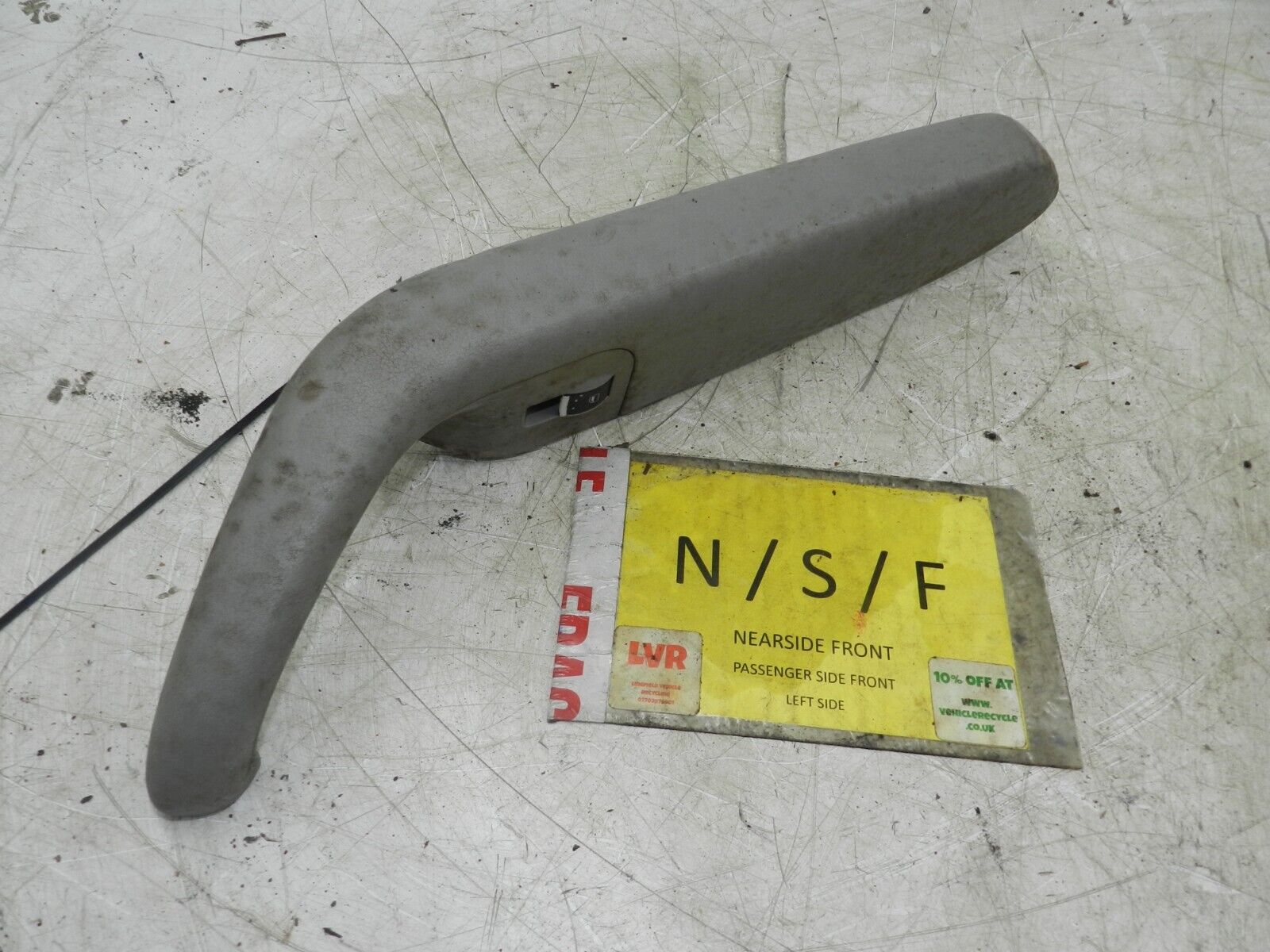 (121) 2007 AUDI A4 SALOON B7. PASSENGER FRONT DOOR HANDLE TRIM WILL BE CLEANED - Image 3