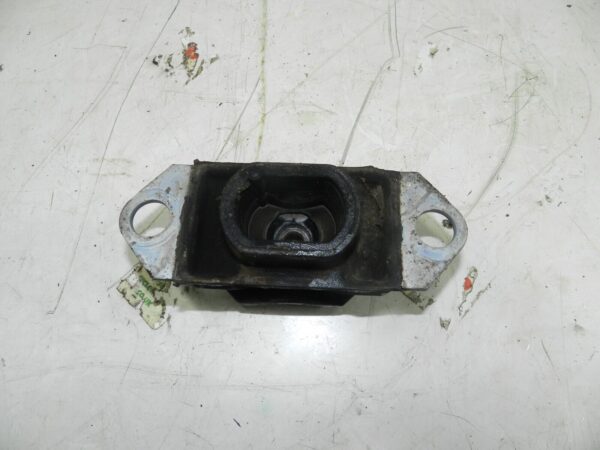 2011 NISSAN QASHQAI J10 MK1. ENGINE MOUNT - Image 2