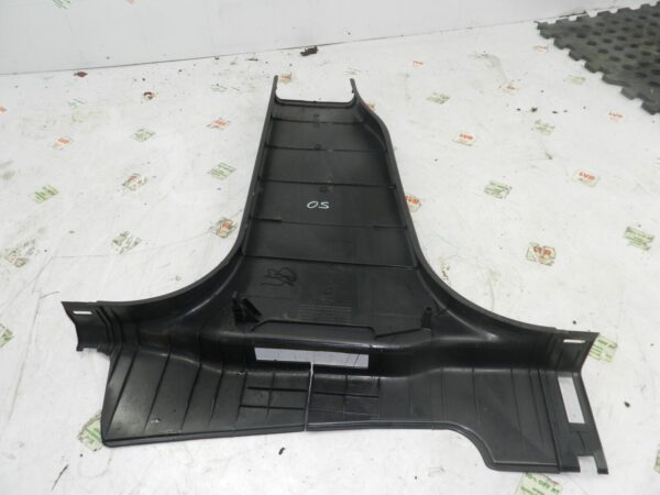 2011 NISSAN QASHQAI J10 MK1. DRIVER SIDE B PILLAR LOWER TRIM - Image 3