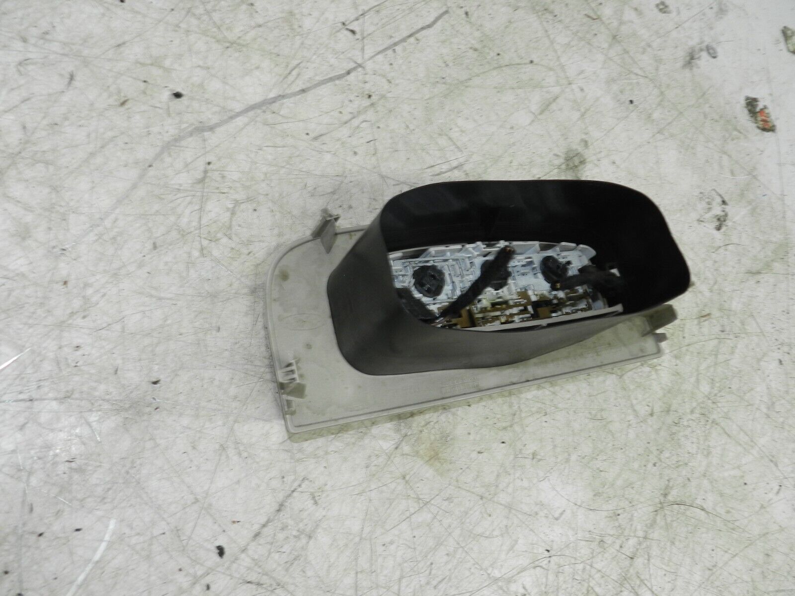 2012 FORD GALAXY MK3 TITANIUM. INTERIOR LIGHT BOOT - Image 2