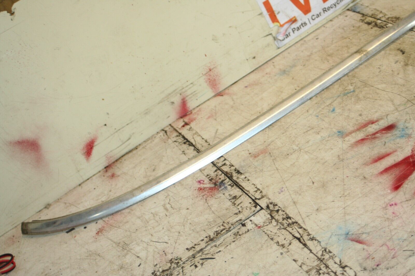 1988 BMW 525 E28. FRONT WINDSCREEN CHROME TRIM - Image 3