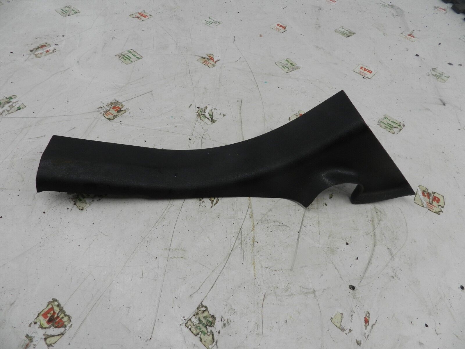 2011 NISSAN QASHQAI J10 MK1. DRIVER SIDE LOWER SILL TRIM KICK PANEL - Image 2