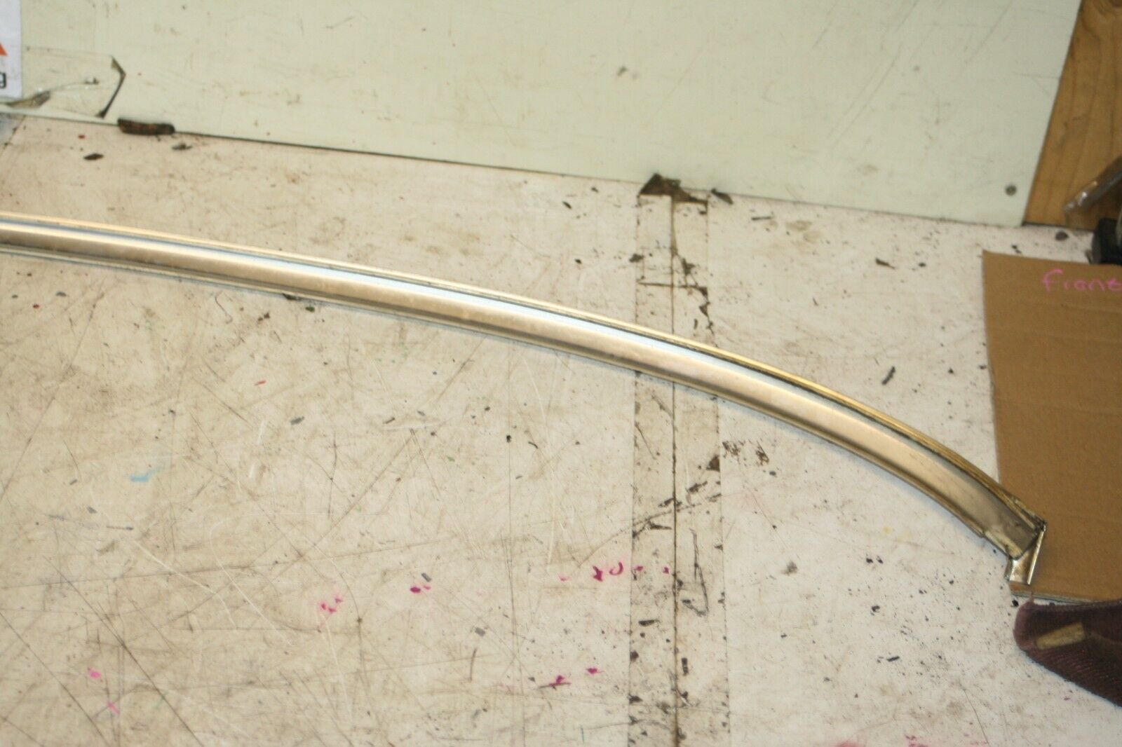 1988 BMW 525 E28. FRONT WINDSCREEN CHROME TRIM - Image 6