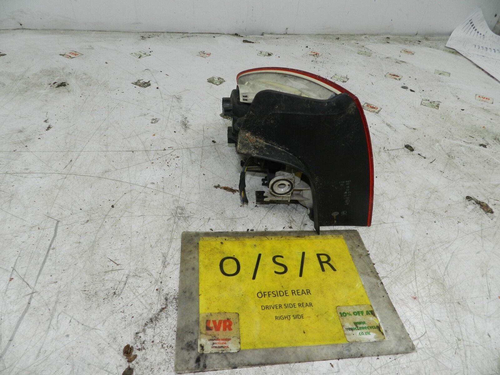 (121) 2007 AUDI A4 SALOON B7. DRIVER SIDE REAR LIGHT UNIT - Image 2