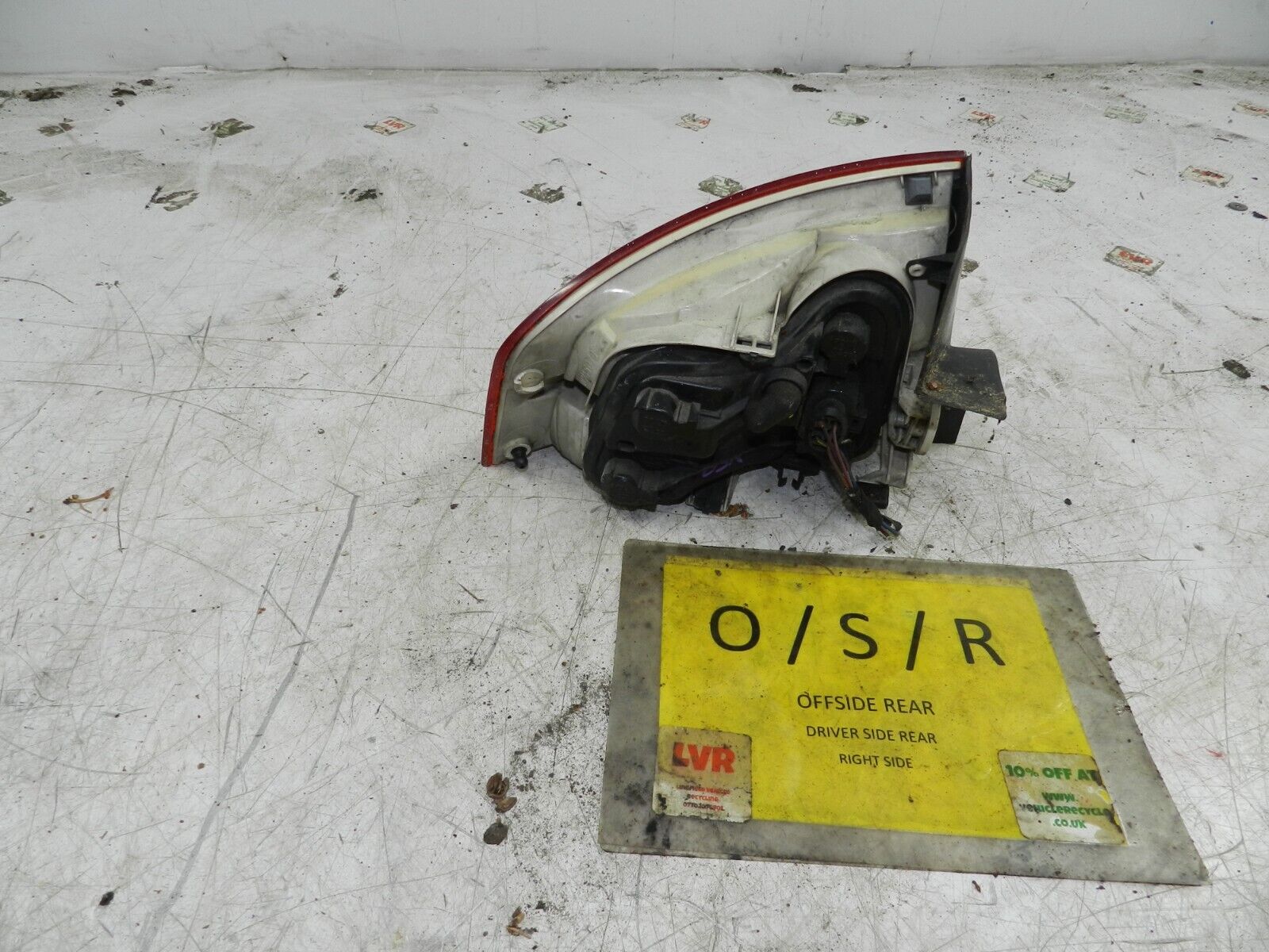 (121) 2007 AUDI A4 SALOON B7. DRIVER SIDE REAR LIGHT UNIT - Image 3