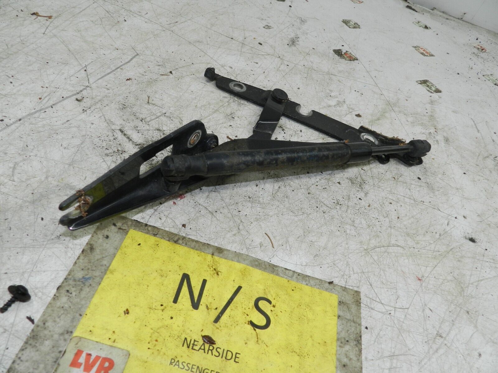 (121) 2007 AUDI A4 SALOON B7. PASSENGER SIDE BONNET HINGE - Image 2