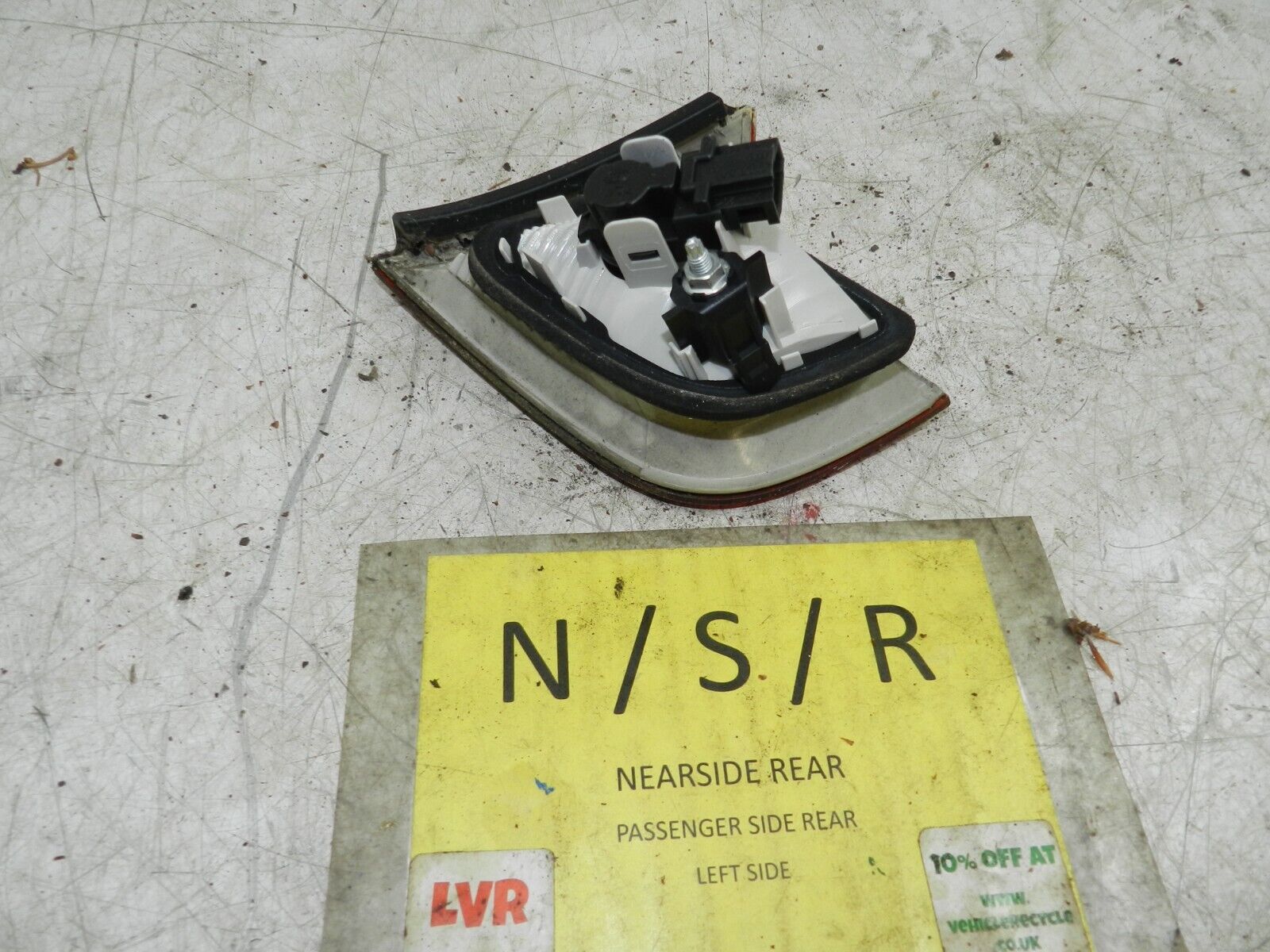 (121) 2007 AUDI A4 SALOON B7. PASSENGER SIDE REAR INNER LIGHT UNIT - Image 4