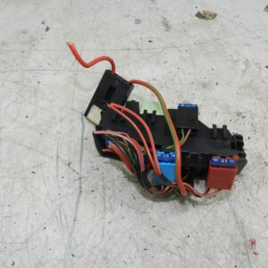 (121) 2007 AUDI A4 SALOON B7. FUSE BOX RELAY HOUSING