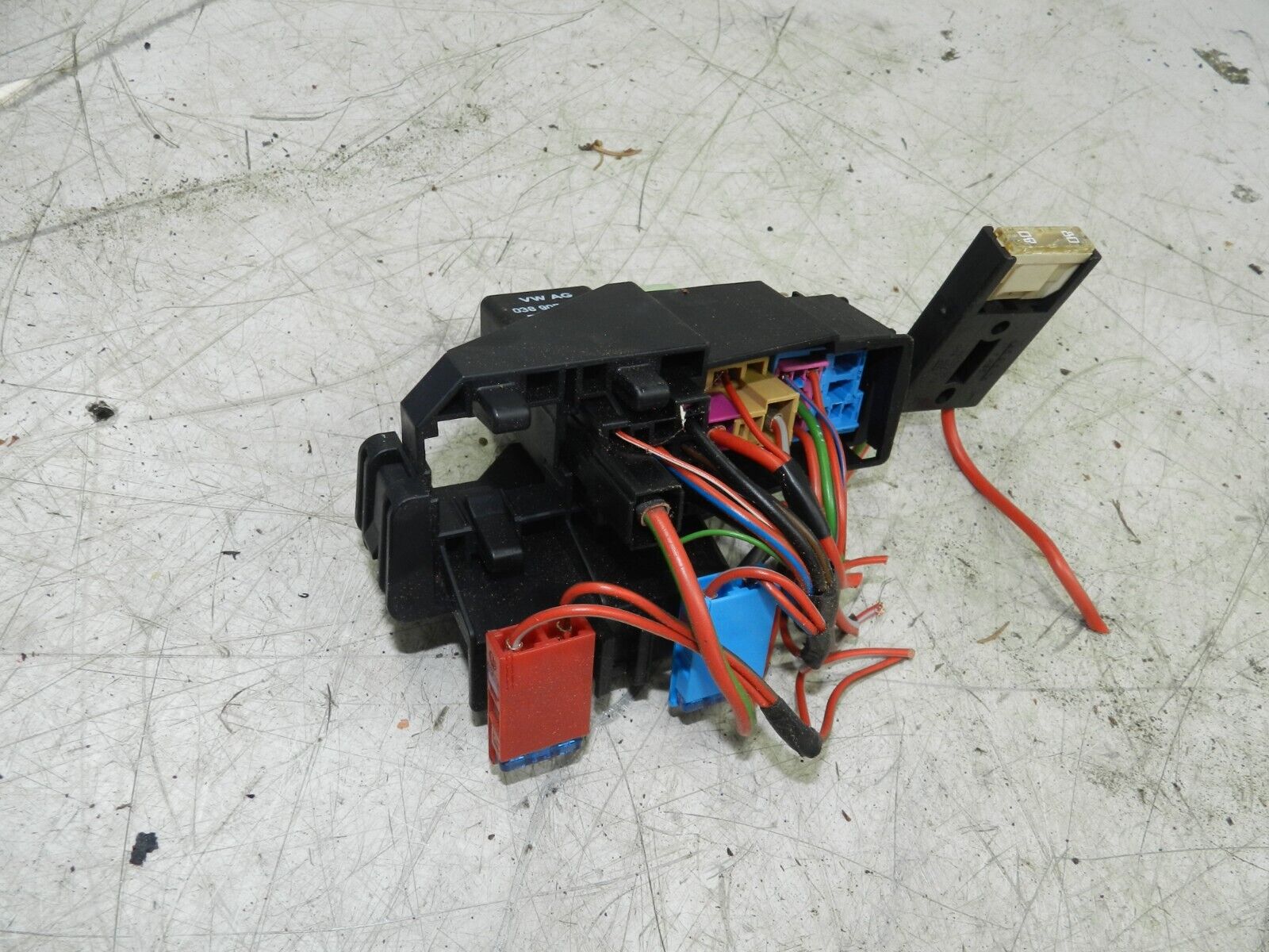 (121) 2007 AUDI A4 SALOON B7. FUSE BOX RELAY HOUSING - Image 3