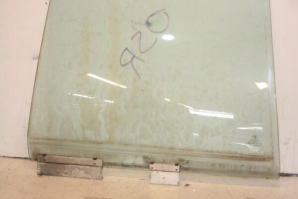 1988 BMW 735 7SERIES E32. DRIVER SIDE REAR WINDOW GLASS