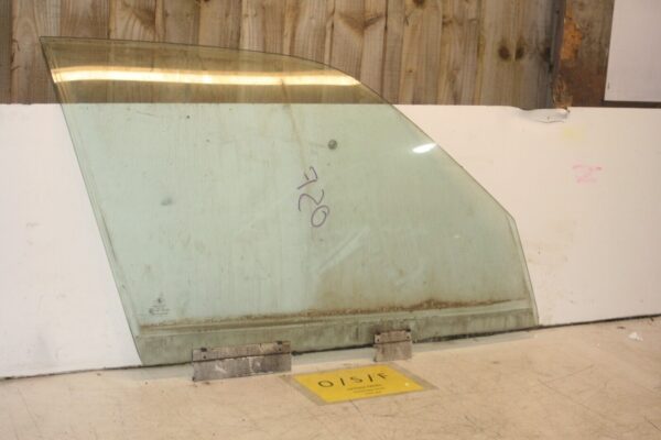 1988 BMW 735 7SERIES E32. DRIVER SIDE FRONT WINDOW GLASS - Image 2