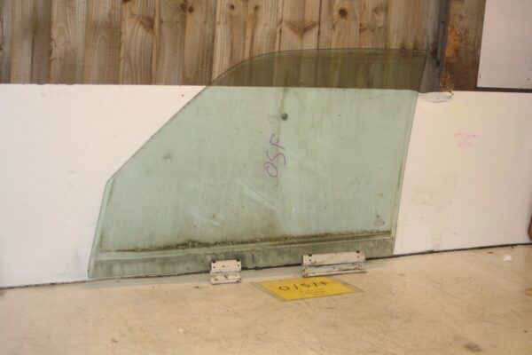 1988 BMW 735 7SERIES E32. DRIVER SIDE FRONT WINDOW GLASS - Image 3