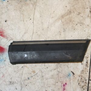 1988 BMW 525 E28. WING SIDE TRIM DRIVER FRONT MOULDING
