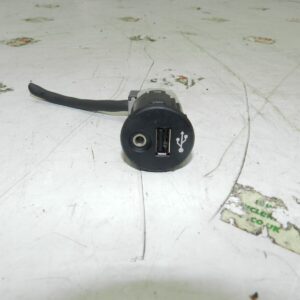 2011 NISSAN QASHQAI J10 MK1. USB PORT