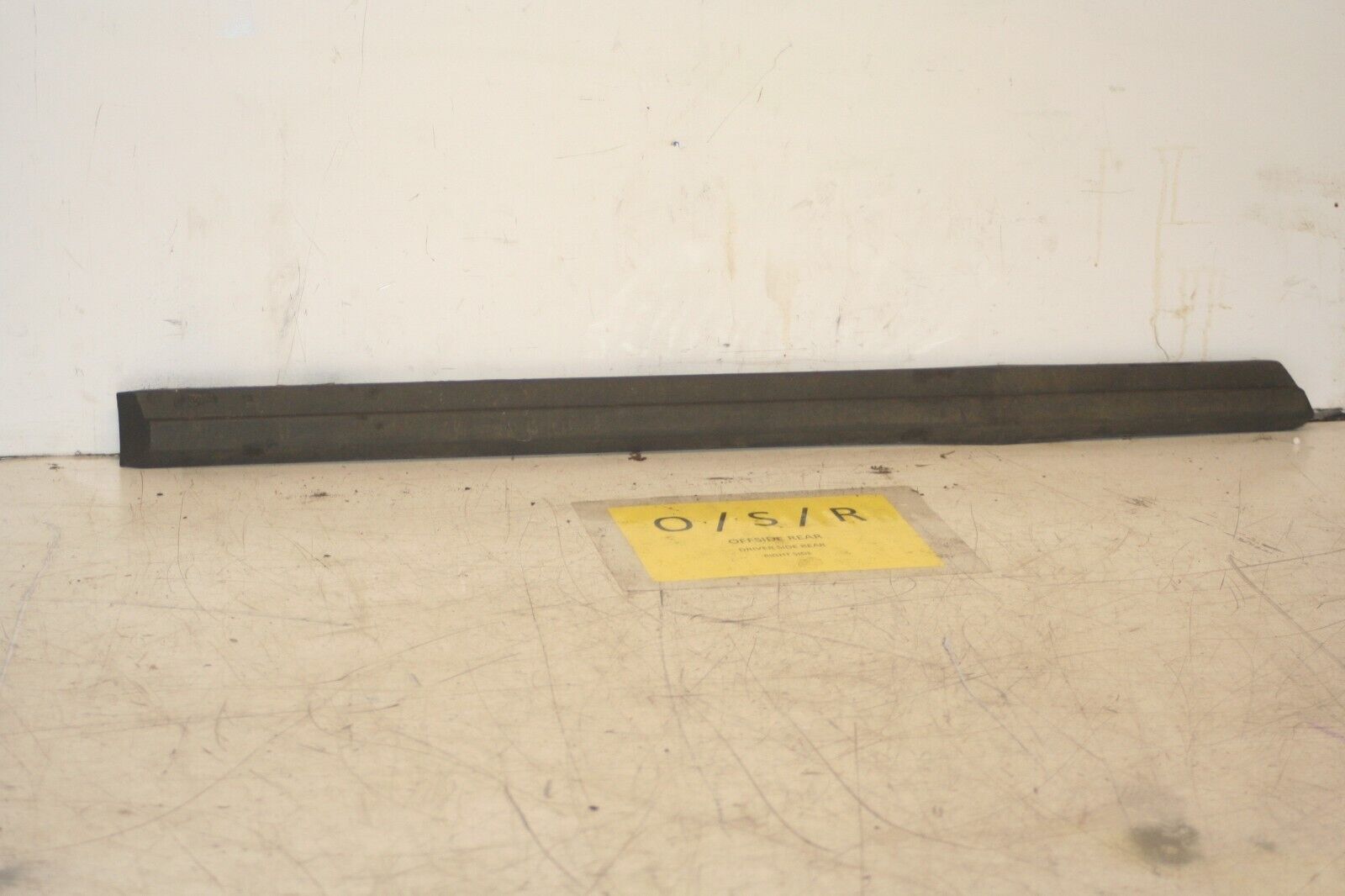 1988 BMW 735 7SERIES E32. DRIVER SIDE REAR DOOR SILL TRIM BENT