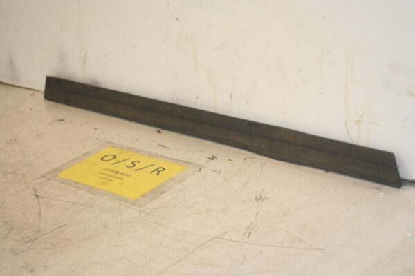 1988 BMW 735 7SERIES E32. DRIVER SIDE REAR DOOR SILL TRIM BENT - Image 2
