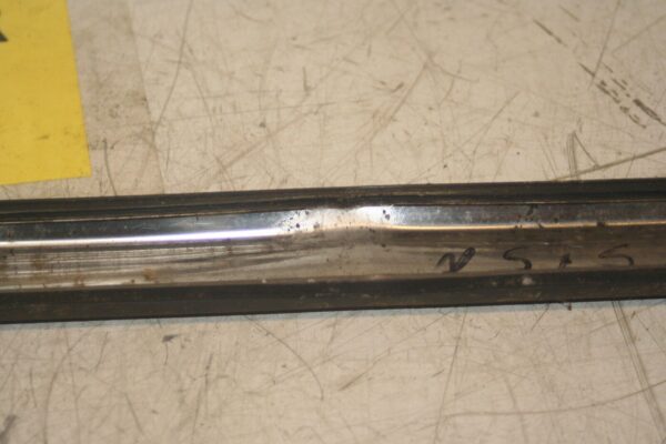 1988 BMW 735 7SERIES E32. DRIVER SIDE REAR DOOR SILL TRIM BENT - Image 4