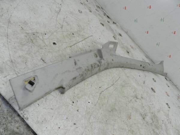 (121) 2007 AUDI A4 SALOON B7. PASSENGER SIDE FRONT A PILLAR TRIM NEEDS CLEANING