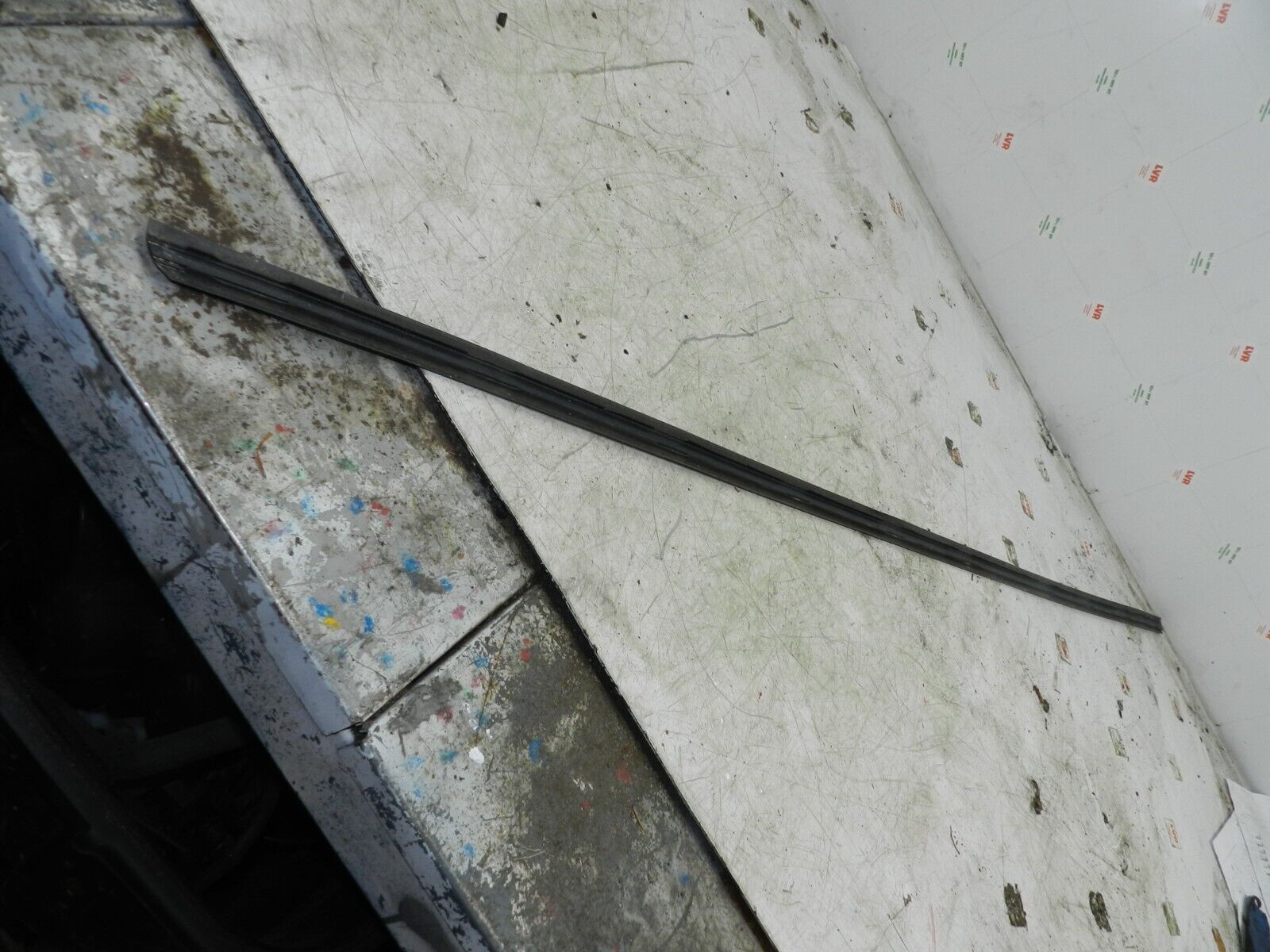 (121) 2007 AUDI A4 SALOON B7. DOOR SEAL TRIM - Image 2