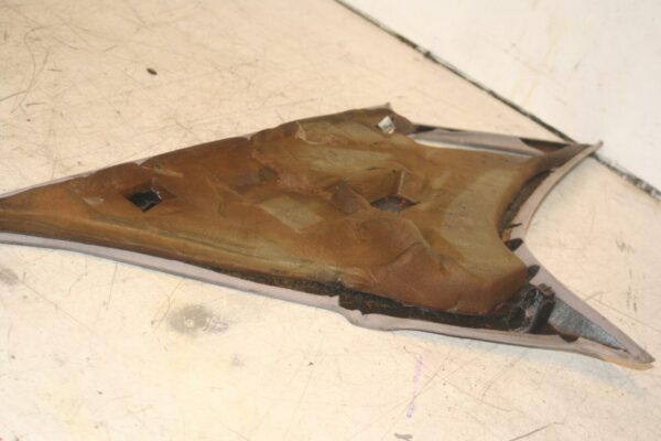 1988 BMW 735 7SERIES E32. C PILLAR TRIM - Image 3
