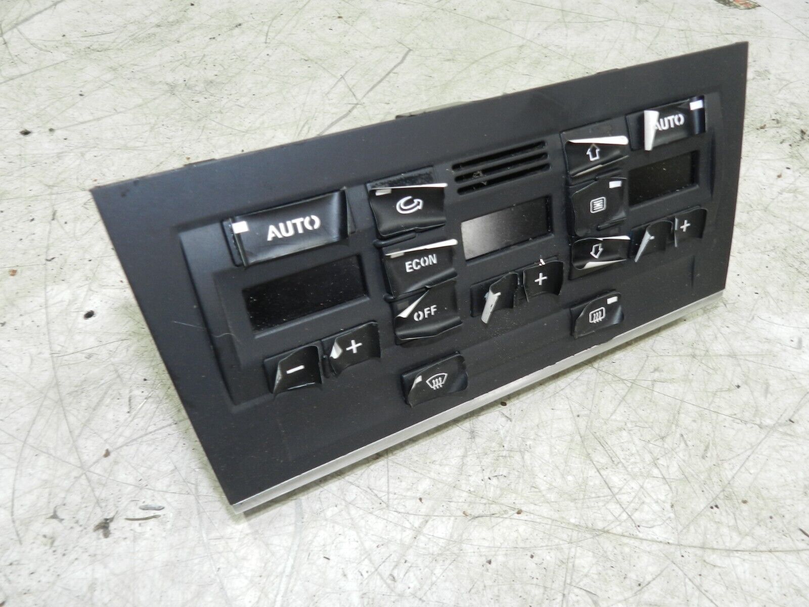 (121) 2007 AUDI A4 SALOON B7. HEATER CONTROL CLIMATE BUTTONS SWITCH