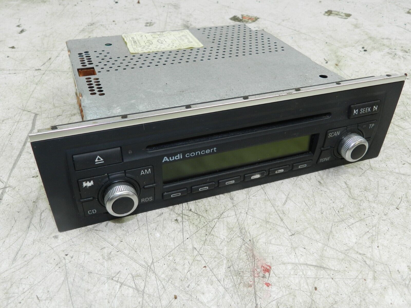 (121) 2007 AUDI A4 SALOON B7. CD RADIO