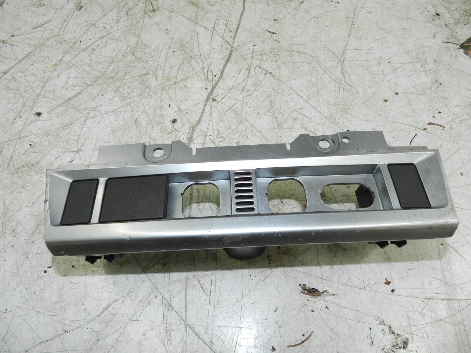 2008 FORD FOCUS CC CONVERTIBLE. CENTRE CONSOLE BUTTON TRIM