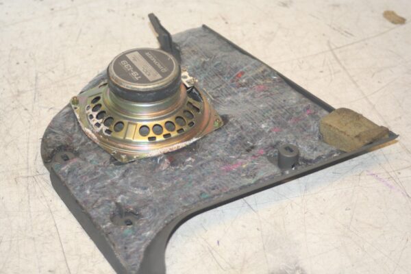 1988 BMW 735 7SERIES E32. SPEAKER AND TRIM - Image 3