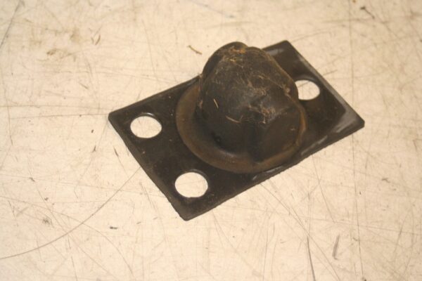 1988 BMW 735 7SERIES E32. SUSPENSION TOP COVER - Image 2