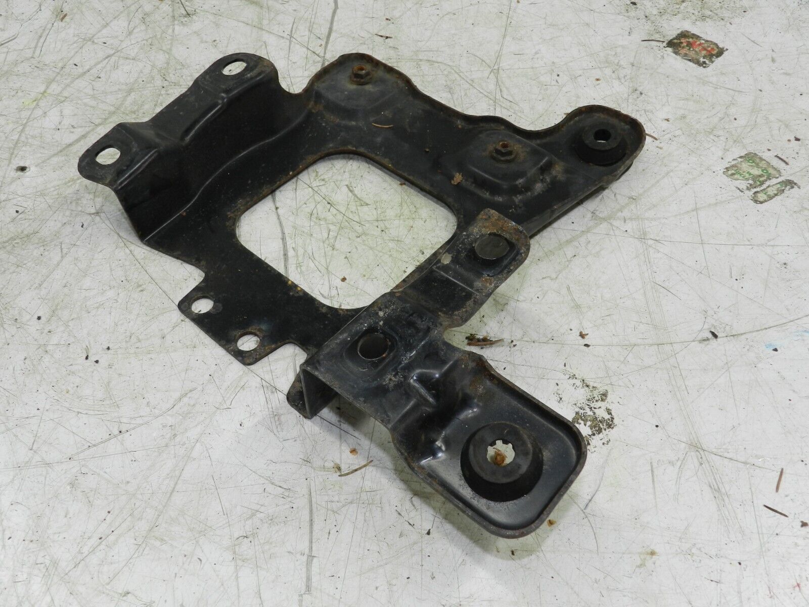2008 FORD FOCUS CC CONVERTIBLE. BATTERY HOUSING FRAME