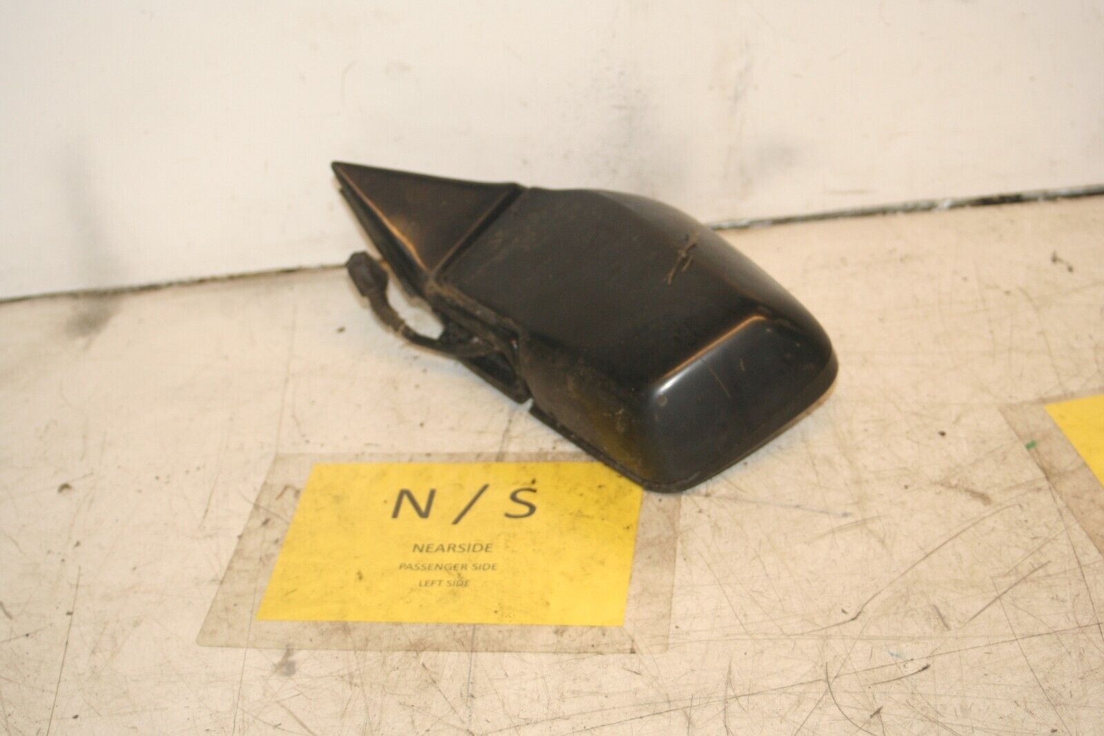 1988 BMW 735 7SERIES E32. PASSENGER SIDE WING MIRROR - Image 3