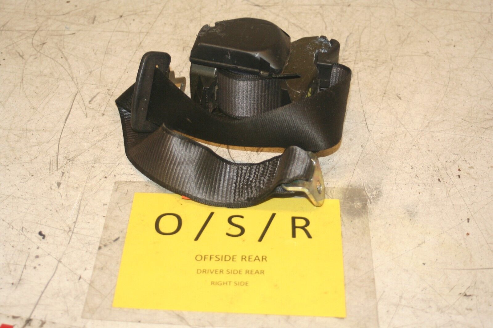 1988 BMW 735 7SERIES E32. DRIVER SIDE REAR SEATBELT