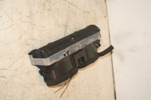 1988 BMW 735 7SERIES E32. AIR VENT GRILLS PAIR - Image 2