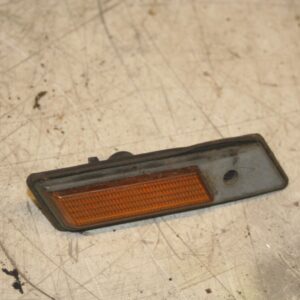 1988 BMW 735 7SERIES E32. PASSENGER SIDE REPEATER