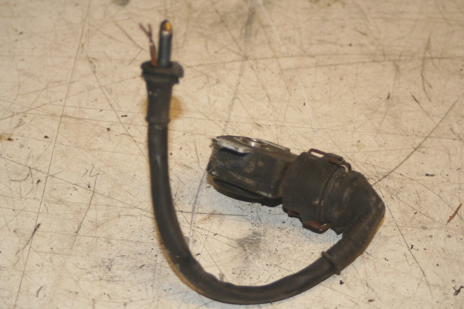 1988 BMW 735 7SERIES E32. THROTTLE POSITION SENSOR - Image 2