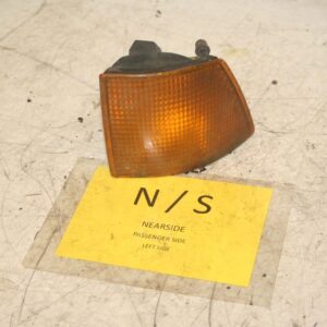 1988 BMW 735 7SERIES E32. PASSENGER SIDE FRONT INDICATOR LIGHT