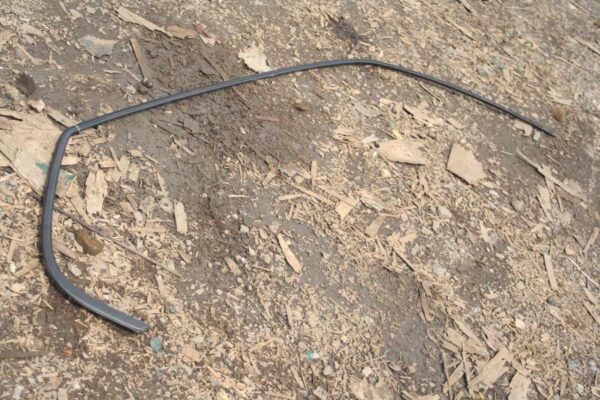 1988 BMW 735 7SERIES E32. PASSENGER SIDE TRIM OUTER - Image 9