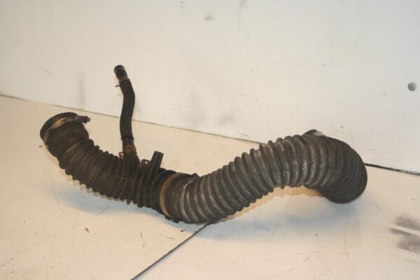 VAUXHALL VIVARO / RENAULT TRAFFIC AIR BOOST PIPE - Image 3