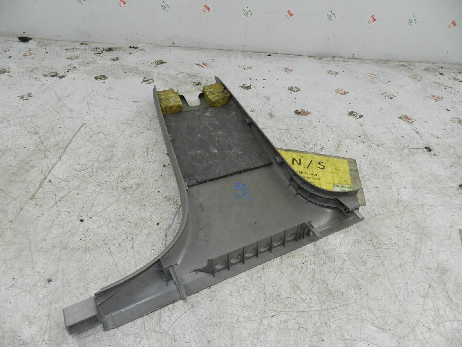 (121) 2007 AUDI A4 SALOON B7. B PILLAR LOWER TRIM PASSENGER SIDE - Image 3