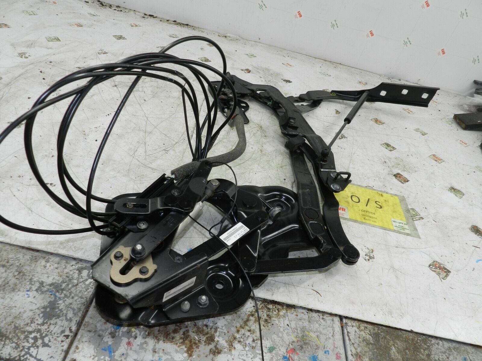 2008 FORD FOCUS CC CONVERTIBLE. DRIVER SIDE BOOT LID FRAME TAILGATE HINGES