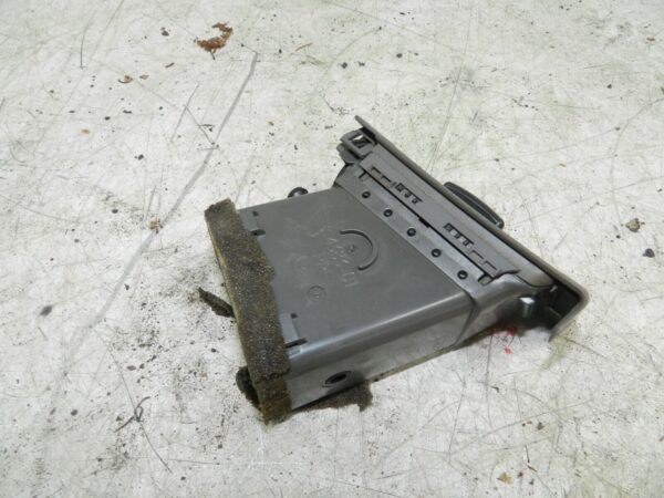 (121) 2007 AUDI A4 SALOON B7. AIR VENT