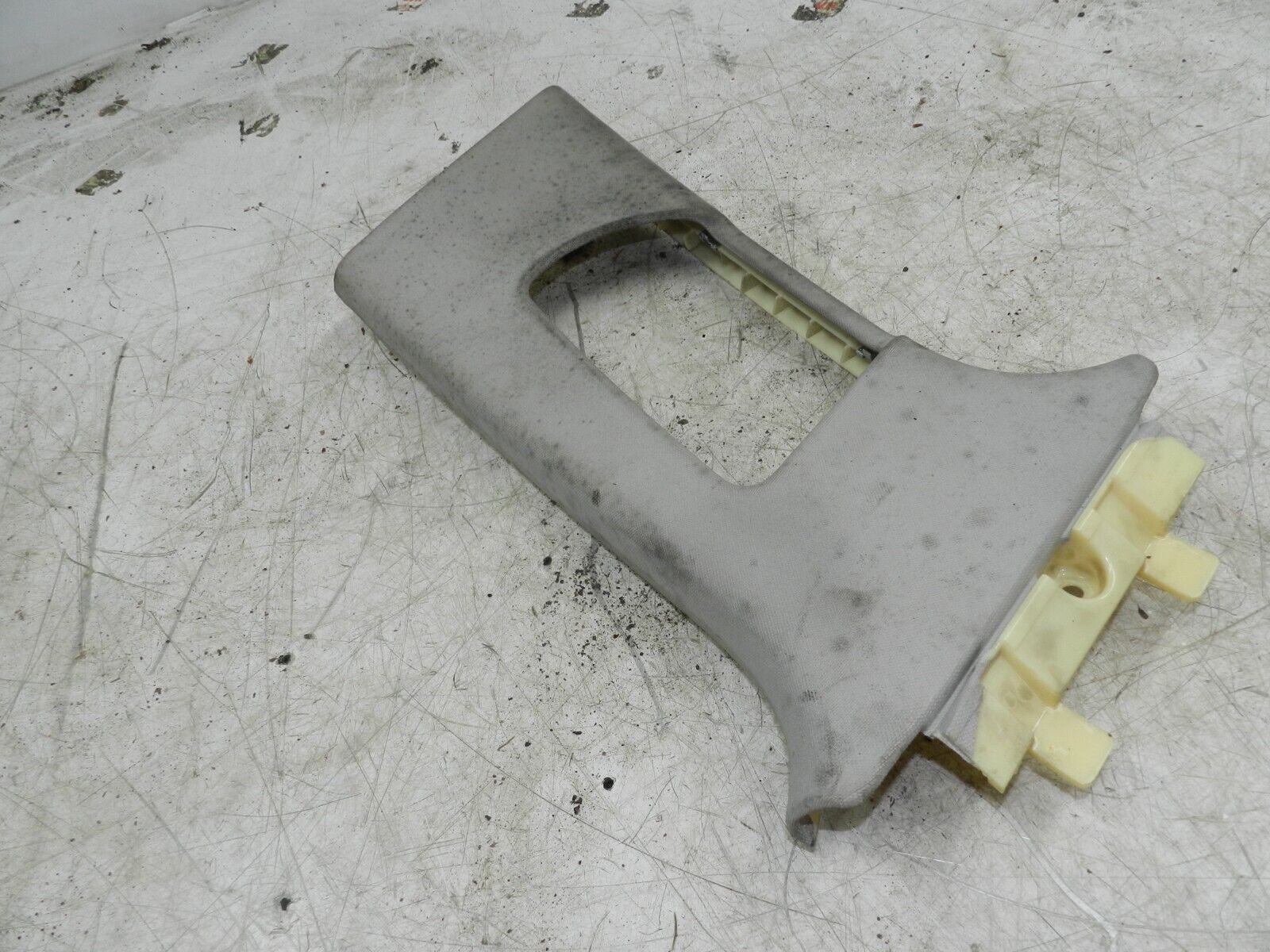 (121) 2007 AUDI A4 SALOON B7. B PILLAR UPPER TRIM