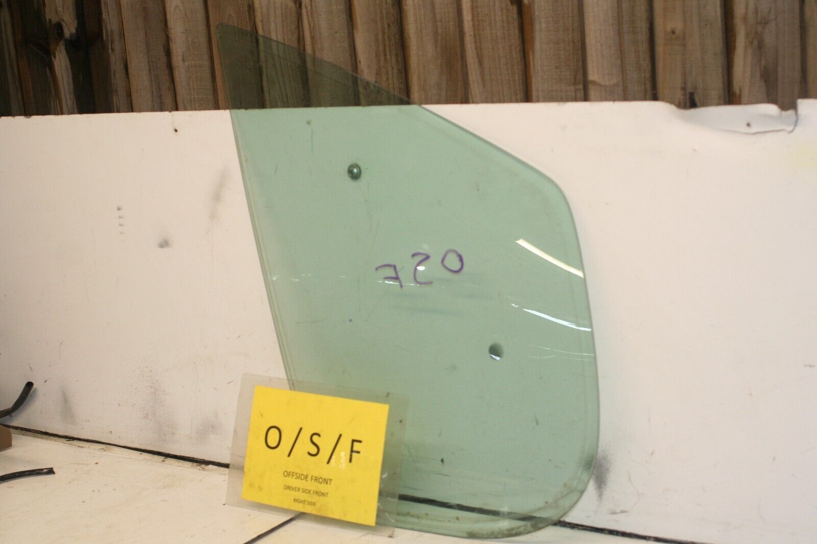 VAUXHALL VIVARO / RENAULT TRAFFIC. DRIVER SIDE DOOR WINDOW GLASS QUARTER - Image 2