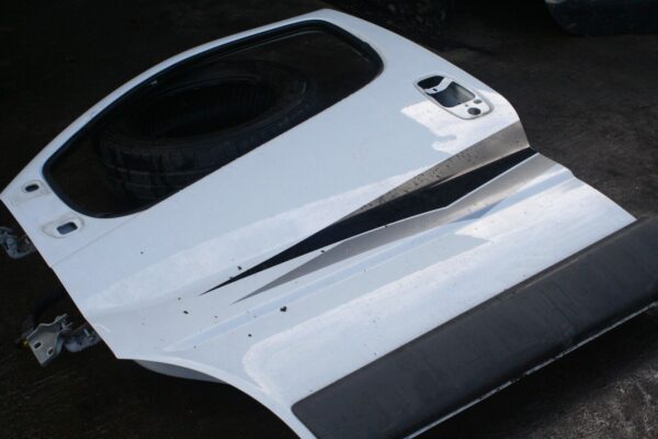 VAUXHALL VIVARO / RENAULT TRAFFIC. PASSENGER SIDE DOOR SHELL IN WHITE - Image 2