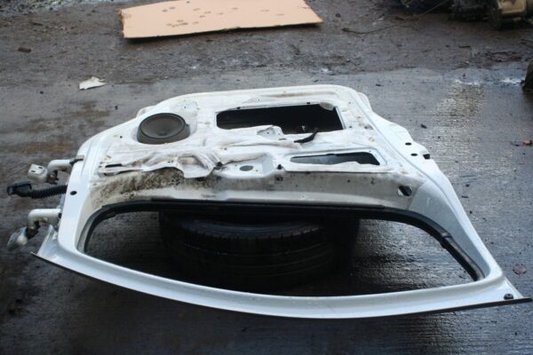 VAUXHALL VIVARO / RENAULT TRAFFIC. PASSENGER SIDE DOOR SHELL IN WHITE - Image 4